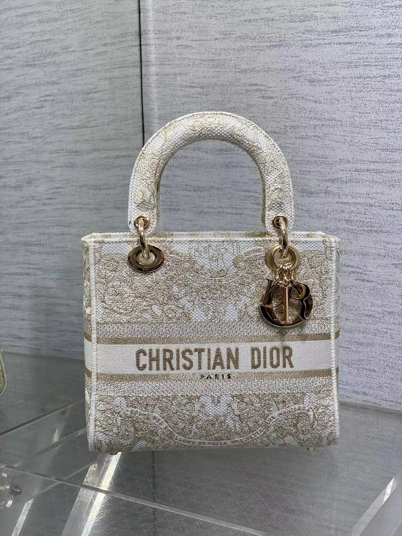 Dior Medium Size Lady D Lite Butterfly Around The World Embroidery Handbag (2) - newkick.app